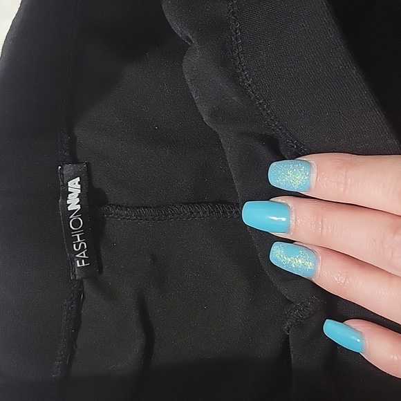 FASHION NOVA SKORT - Picture 3 of 3